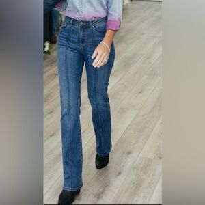 FDJ Women's Middke Seam Straight Leg Jeans in Medium Blue Size 0 #1034